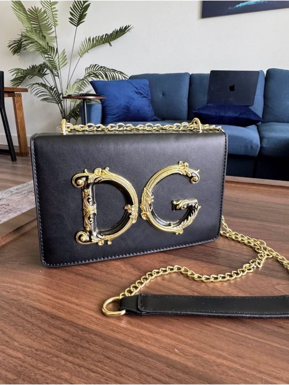 Dolce & Gabbana DG Chain Shoulder Bag